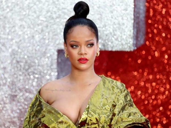 Rihanna Teases A BTS Clip Of Her In The Studio 5
