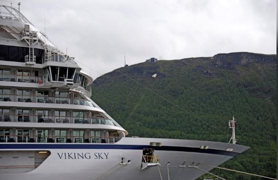 Passengers airlifted from cruise ship in storm off Norway 5
