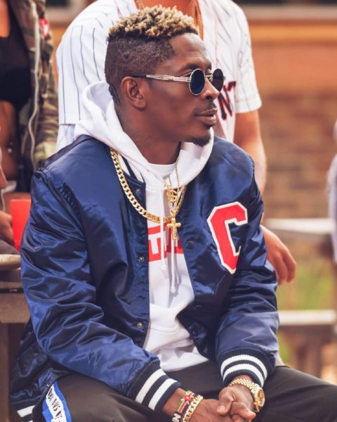 Shatta Wale walks off stage as fight breaks out among fans at Legon Hall artiste night 5