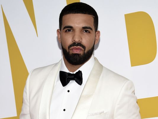 Drake Shows Meek Mill Support After Judge Ignores Request To Travel To Toronto 5