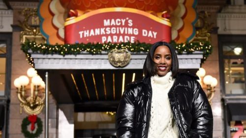 Kelly Rowland Gives Us Life With "Jingle Bells" To "Say My Name" Melody 5