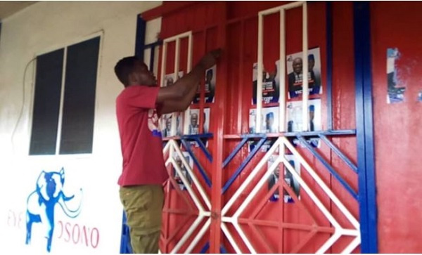 Angry Abuakwa South NPP supporters lock up party office over MCE’s removal 5