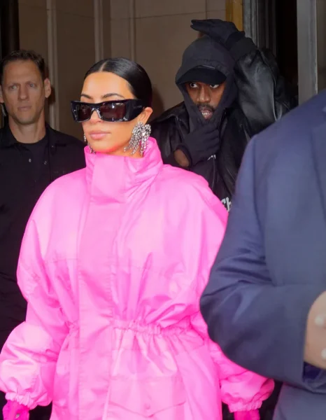 Kim Kardashian “Hates” Kanye West’s New Wife Bianca Censori According To Insider 5