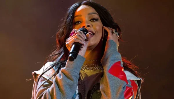 Rihanna to reportedly announce a big global tour after Super Bowl Halftime show 5
