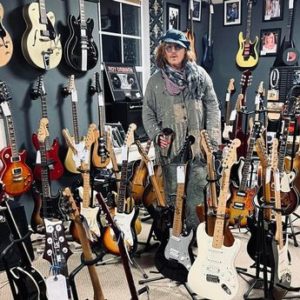 Johnny Depp shocks staff at Lincolnshire antiques shop as he makes surprise visit 24