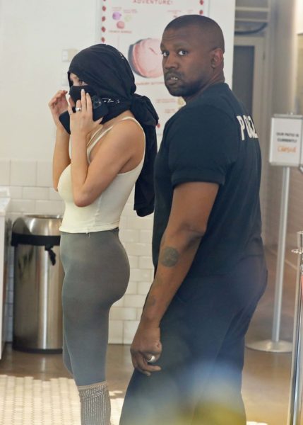Kanye West sports bizarre shoulder pads as Kim Kardashian accuses him of spreading Drake affair rumor 4