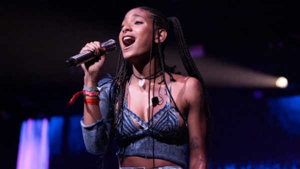 WILLOW SMITH MAKES HISTORY AS SHE RECEIVES RIAA’S FIRST-EVER NFT PLAQUE 5