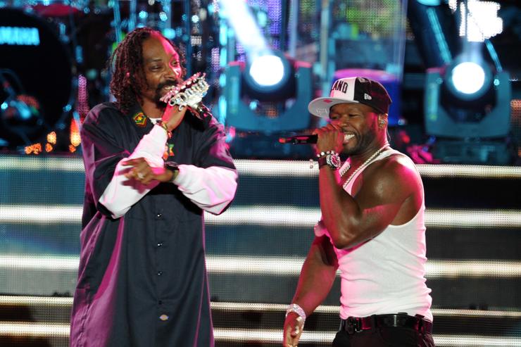 Snoop Dogg Links With 50 Cent For A Surprise Performance 16
