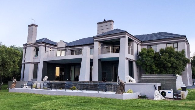Rapper Cassper Nyovest shows off his amazing mansion (Photos) 36