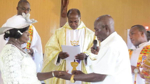 Son, now a catholic priest, officiates renewal of vows of parents, after 32 years of separation 9