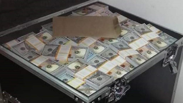 Fake $100 bills totaling 20 million seized from Kenya bank vault 1