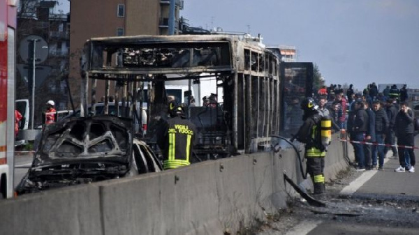 Italian driver hijacks and torches school bus full of children 33