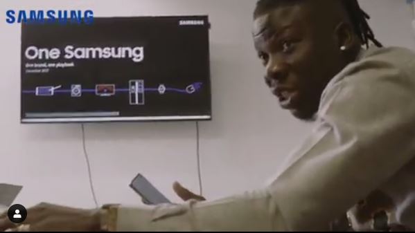 Stonebwoy signs as brand ambassador for Samsung Ghana Limited 28
