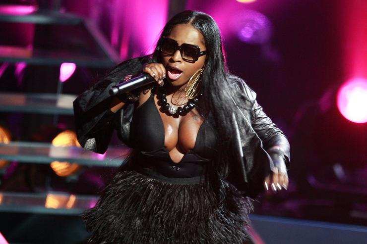 Foxy Brown Booed & Yanked Off Stage In New York Before DJ Plays Lil Kim 21