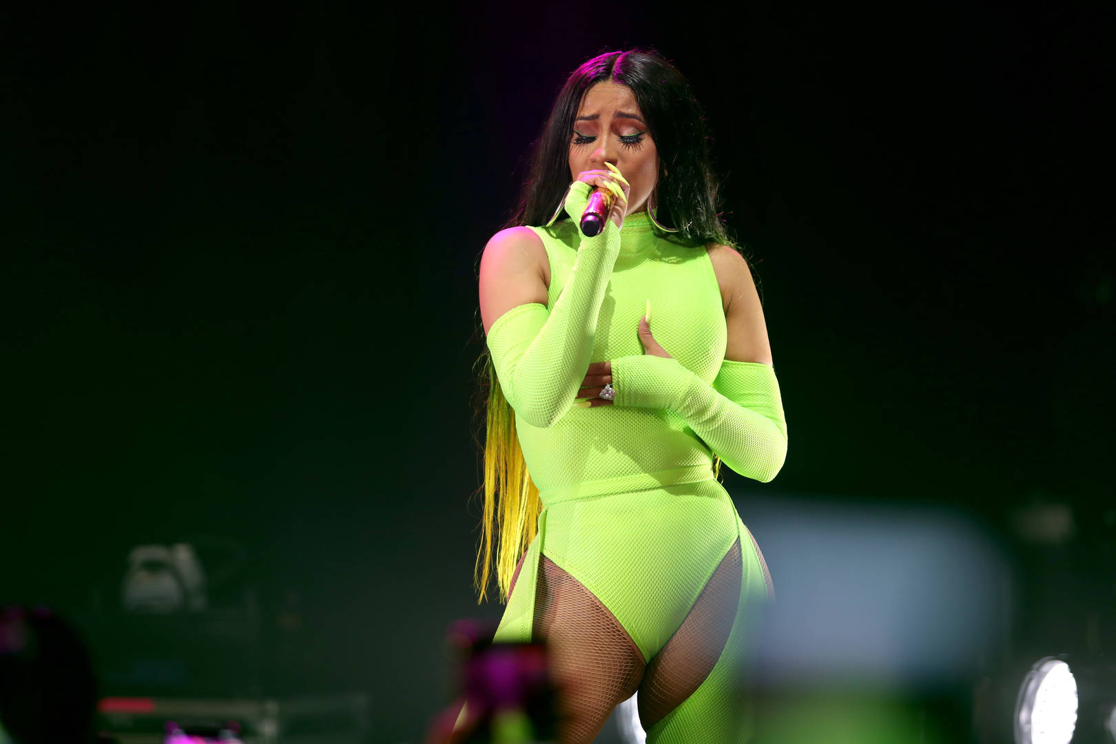 Cardi B Issues PSA To Fans Who Think They Can Get Between Her Family 9