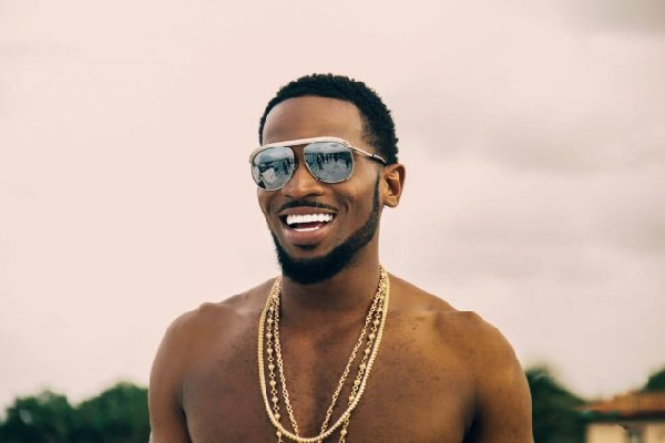Ghanaian lady stuns D’banj with her twerking skills at Afro Nation 2019 music festival 36