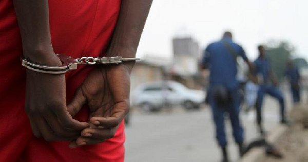 Ayomso Police chase two brothers for breaking cell 1