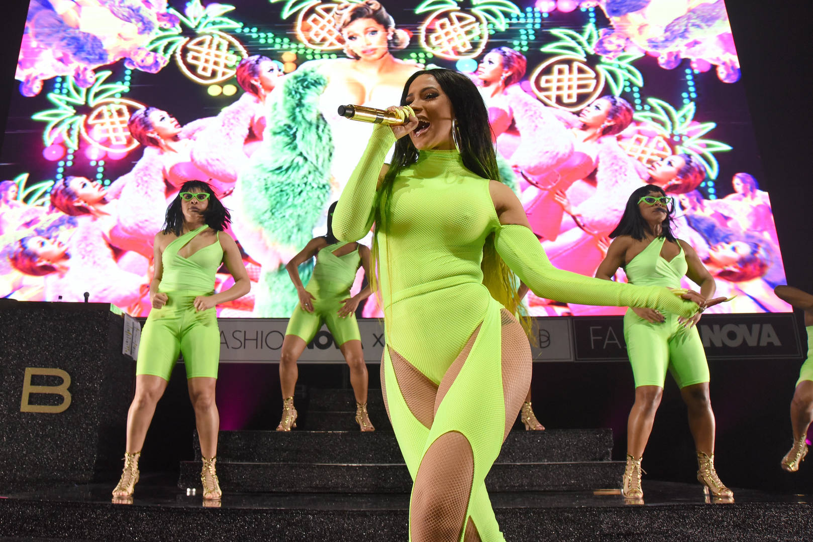 Cardi B Wants Blogger Death Threat Case Dropped, Denies Any Wrongdoing 28