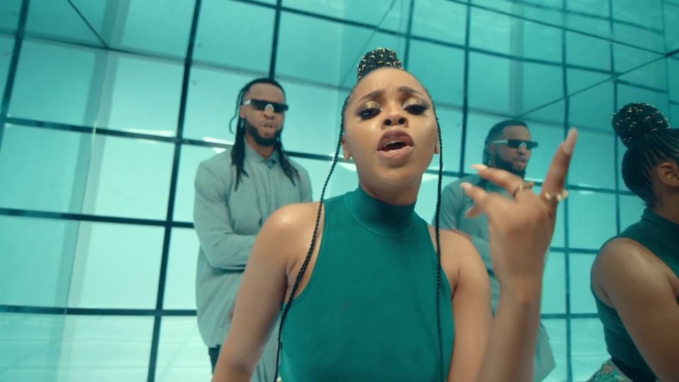 Chidinma Feat. Flavour – 40 Yrs (Official Video) 17