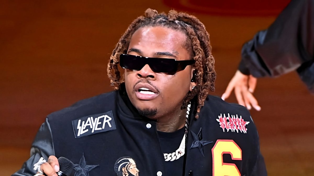 Gunna Appears To Laugh Off Video Of Fans Allegedly Spotting Him In A Mall 22