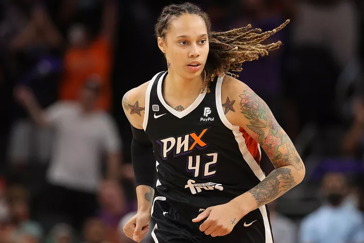 Brittney Griner Signs 1-Year Deal with Phoenix Mercury After Release from Russia 4