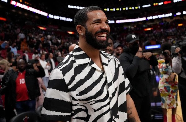 Drake Tells Lil Yachty How He “Relates To Girls With Huge Tits”: Watch 9