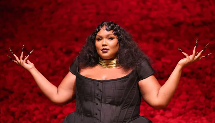 Lizzo slams ‘inclusive’ runway debut: ‘This is just inclusivity for inclusivity’s sake’ 22
