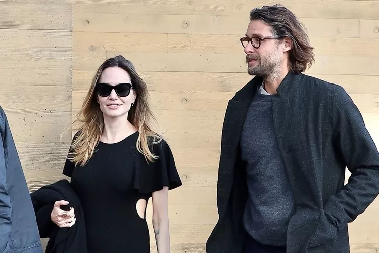 Angelina Jolie Spotted on Lunch Outing with Billionaire Environmentalist David Mayer de Rothschild 8
