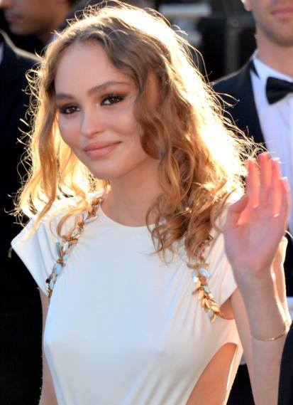 Johnny Depp approves of daughter Lily-Rose Depp’s romance with O70 Shake 14