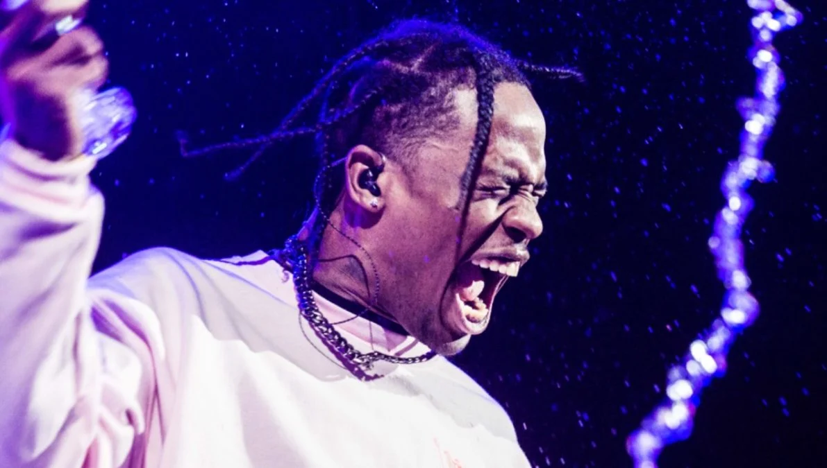 Travis Scott Calls Out Grammys Mid-Performance After Being Snubbed 10 Times 16