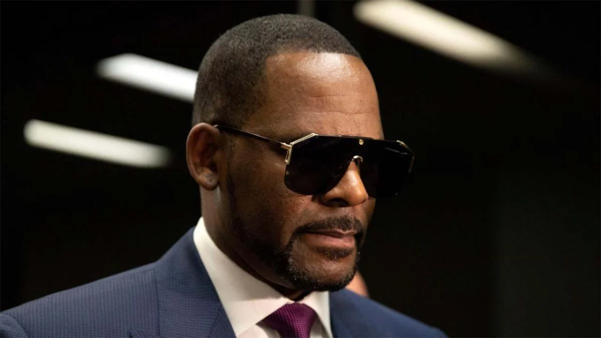 R. Kelly Blasts Prison’s Negligence Over Blood Clots: ‘I’m Scared For My Life’ 10