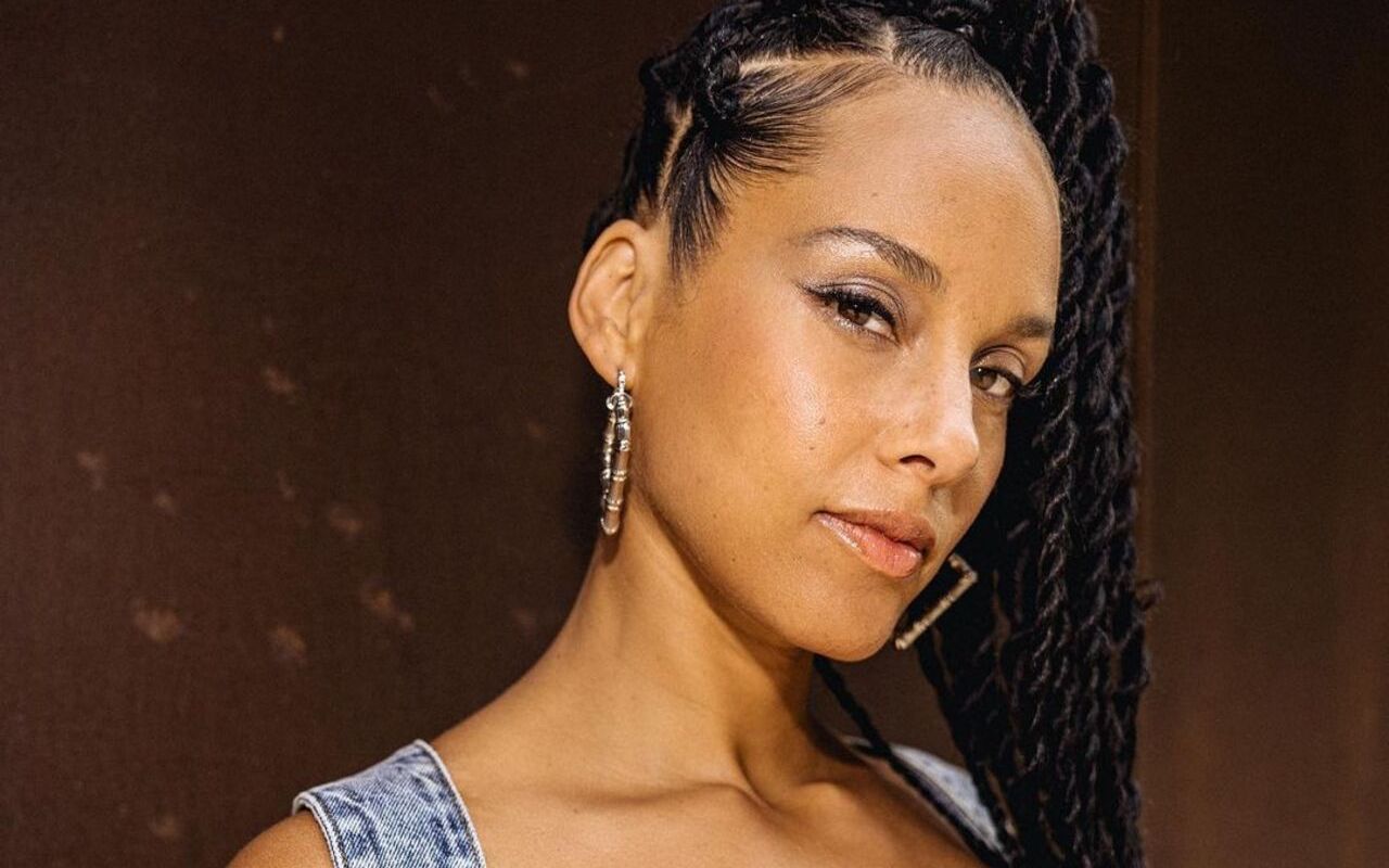 Alicia Keys Talks About 'Toxic Energy And Stress' As She Reflects On Decision To Get Rid Of Make-Up 12