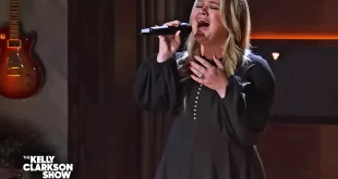 Kelly Clarkson Belts Out a Piano Cover of Faith Hill's 'Breathe' for Latest Kellyoke Segment