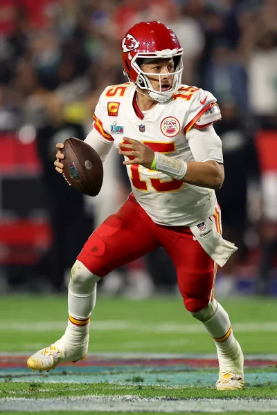 Patrick Mahomes Wins Best Male Athlete at 2023 ESPY Awards, Thanks Family for 'Making Me the Guy That I Am'