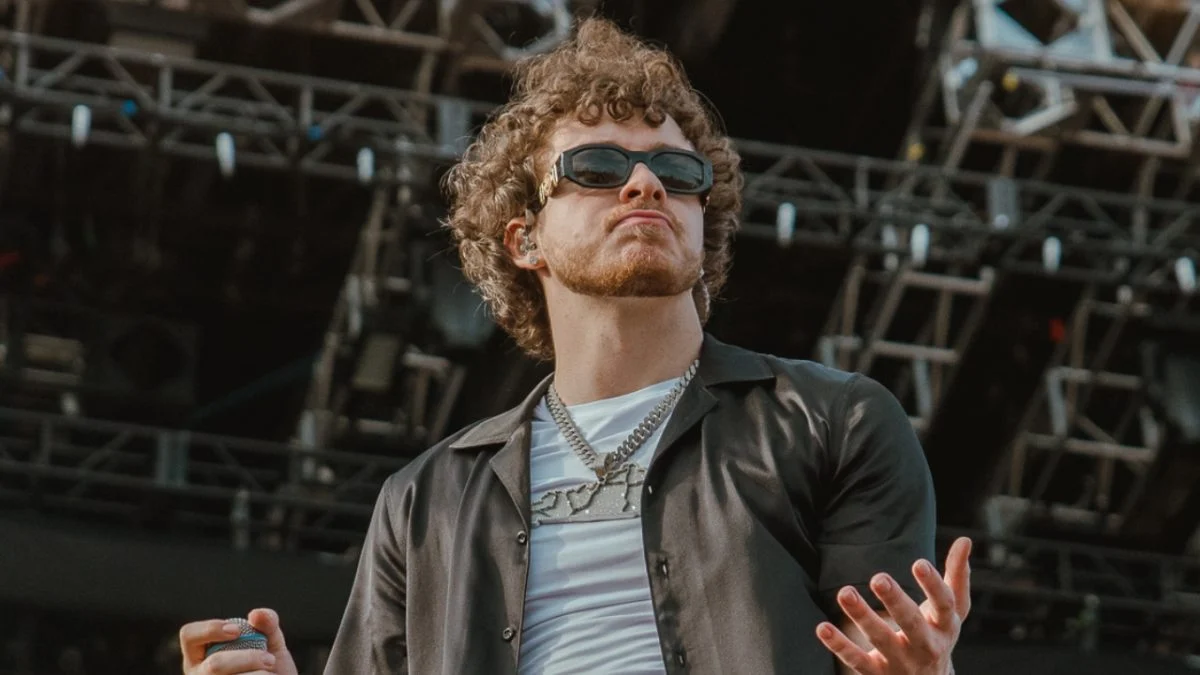 JACK HARLOW PERFORMS WITH KEVIN HART IN VEGAS FOR COMEDIAN'S BIRTHDAY 4