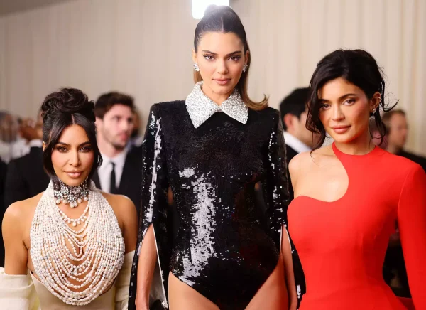 Kendall Jenner 'Would Be Spiraling' If She Had to Deal with the Stress Kanye West Put Sister Kim Kardashian Through