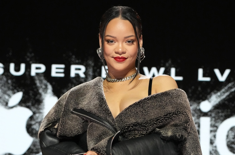 Rihanna Shuts Down New Album Questions On Instagram Live 10