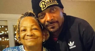 SNOOP DOGG GIFTED PORTRAIT OF LATE MOTHER BY FAN: 'MISS MY MAMMA'