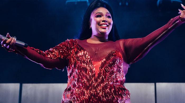 Lizzo backed by Special tour dancers amid sexual harassment lawsuit 8