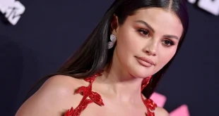 Selena Gomez Is Really Nailing Pumpkin Spice Latte Makeup