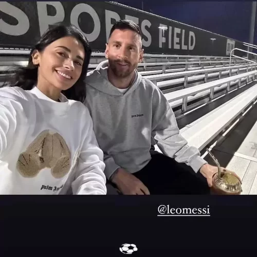 Fans love latest picture of Messi and Antonela as they cheer on their kids at football 28