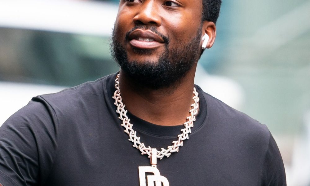Meek Mill Drops The ‘Heathenism’ EP While Proclaiming He ‘Ain’t Gay’ In Response To Diddy Rumors 37