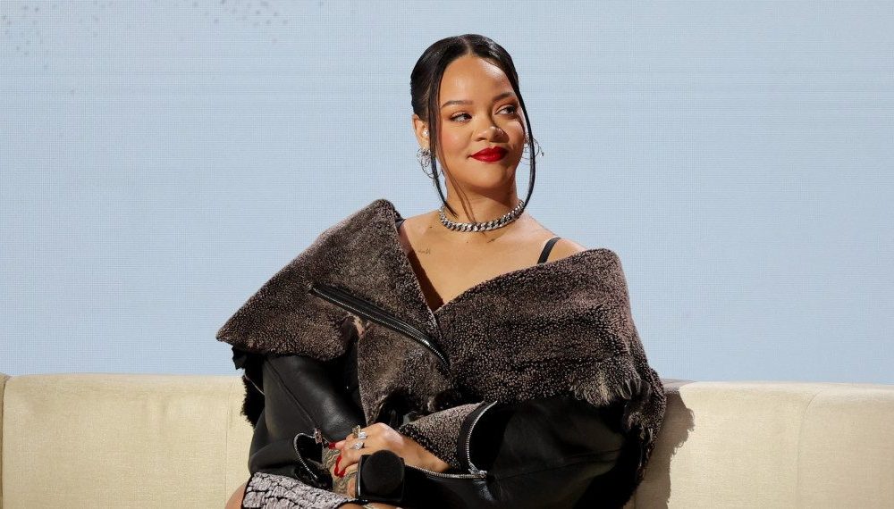 Rihanna Says "Quality Time" Is Her Love Language: "It's A Luxury Around These Parts" 24