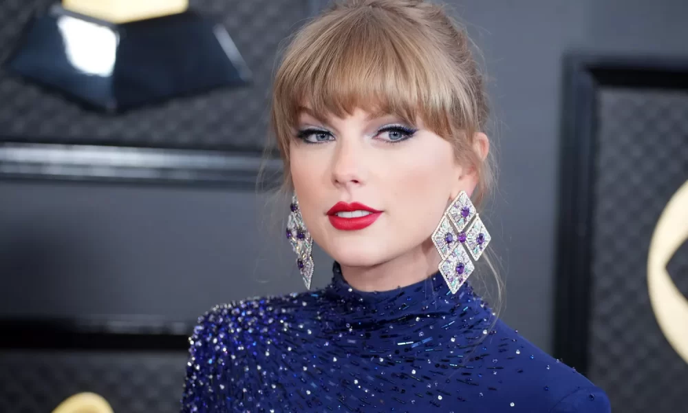 Will Taylor Swift Attend the 2024 Golden Globes or Travis Kelce’s Game on Sunday Night? 67