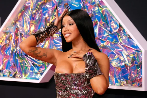 Cardi B Issues Heartfelt Apology To Fans For Losing Herself Amid Criticism 13