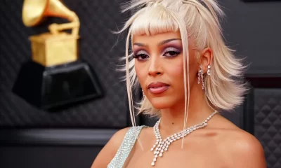 Doja Cat Hits Grammys With Bold New Look, Fans Question Her Choices 21