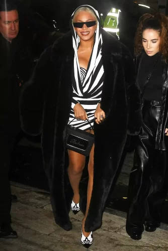 Beyoncé Trades Cowboy Chic for New York City Glamor in the Big Apple 30