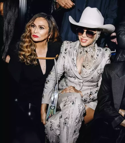 Beyoncé Trades Cowboy Chic for New York City Glamor in the Big Apple 32
