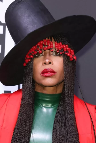 Beyoncé’s Rep Defends Superstar After Erykah Badu Questions Her New Album Cover and Asks JAY-Z to ‘Say Somethin’ 3