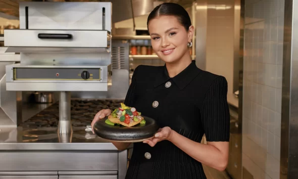 Selena Gomez’s New Cooking Show ‘Selena + Restaurant’ Sets Premiere Date and Takes Her Out of the Kitchen (EXCLUSIVE) 6